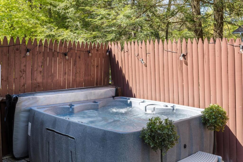 Holiday home Mountain Oasis Hot Tub Game Fire Pit